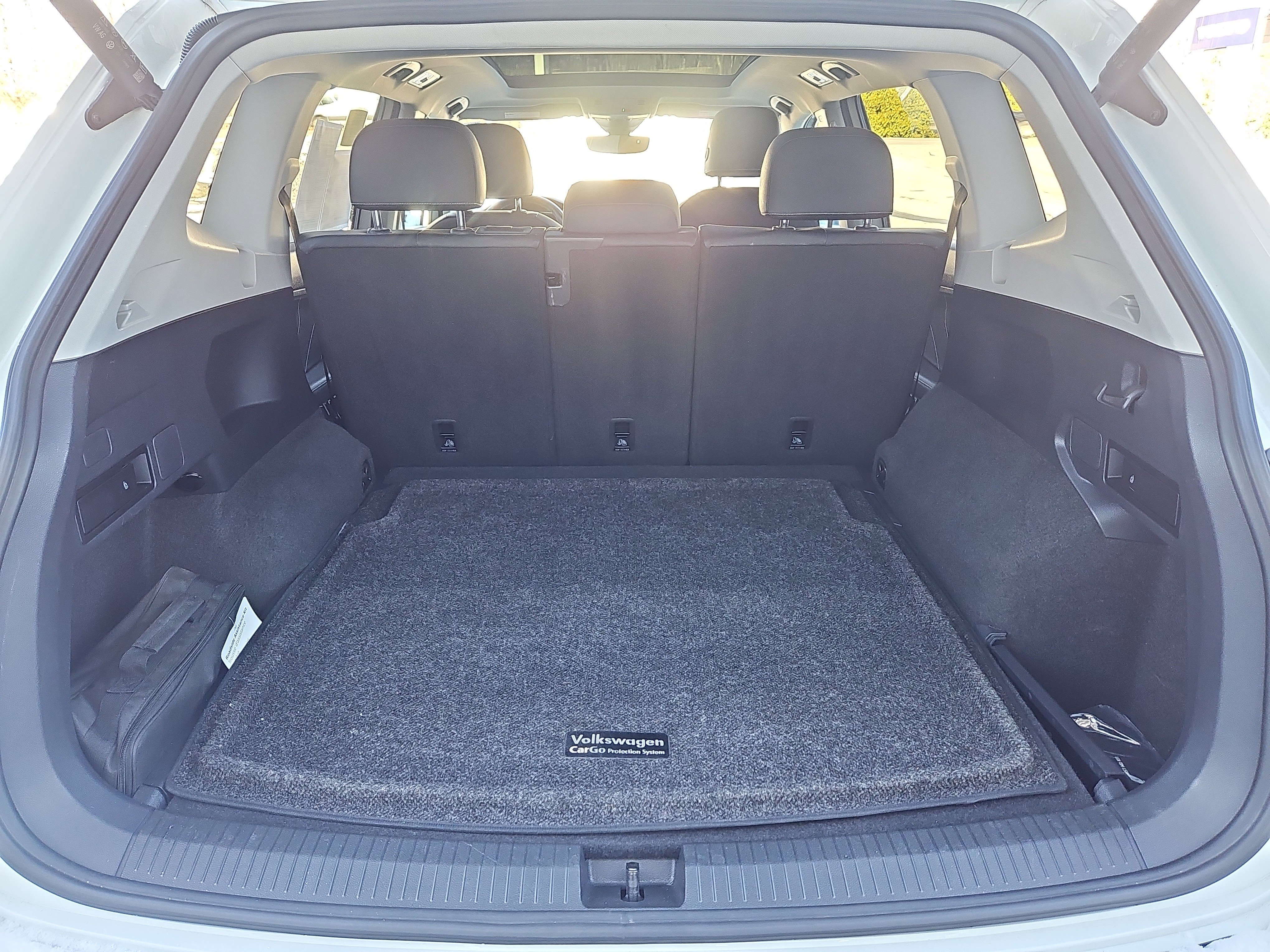 Certified 2022 Volkswagen Tiguan SE w/ Panoramic Sunroof Package image 33