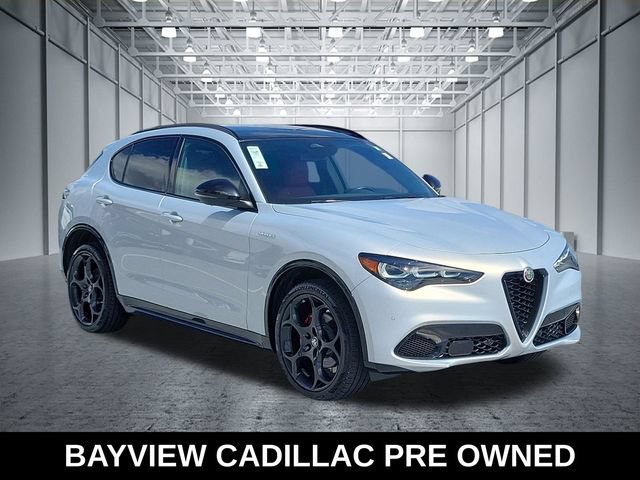 Used 2025 Alfa Romeo Stelvio Sprint w/ Veloce Package AWD/4WD image 9