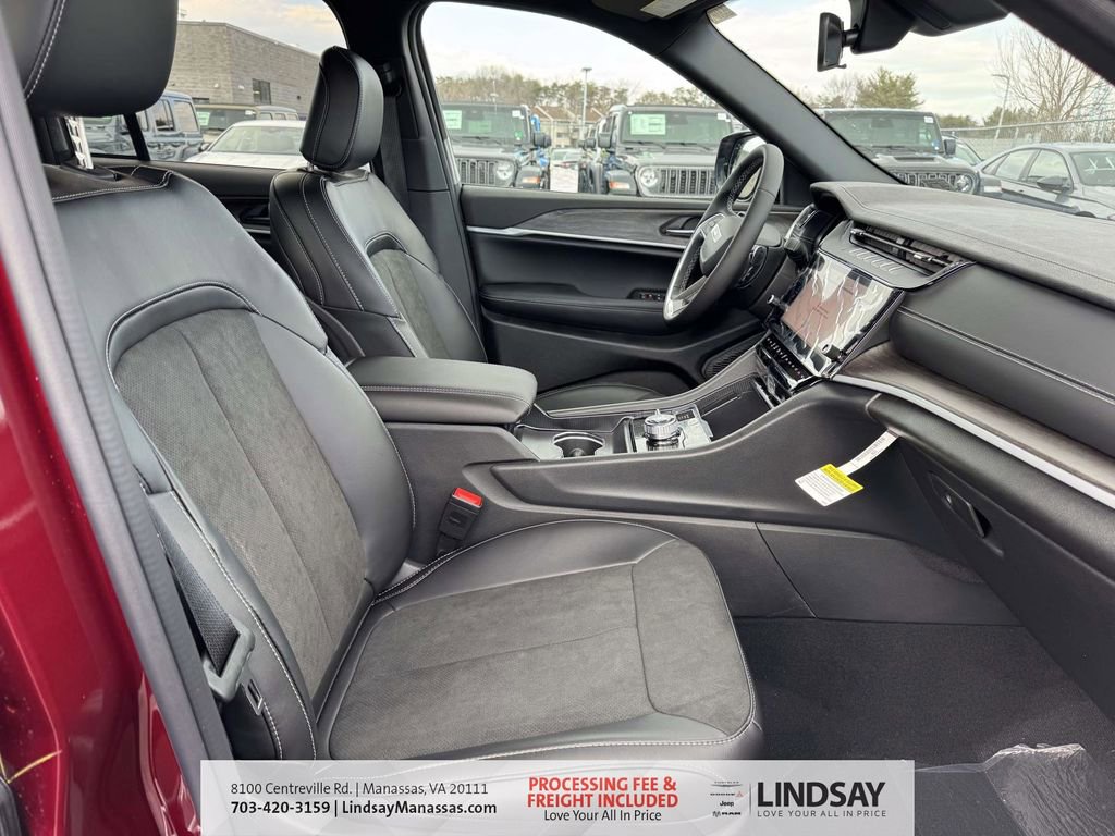 New 2026 Jeep Grand Cherokee Altitude AWD/4WD image 12