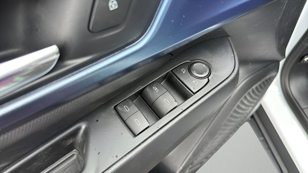 New 2026 Chevrolet Equinox EV LT AWD/4WD image 30