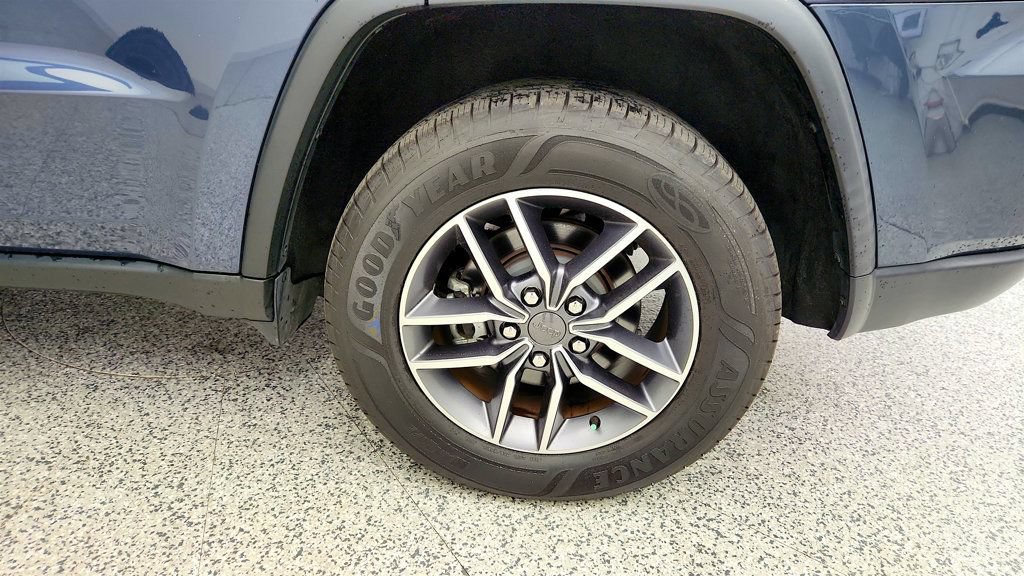 Used 2021 Jeep Grand Cherokee Limited RWD image 9