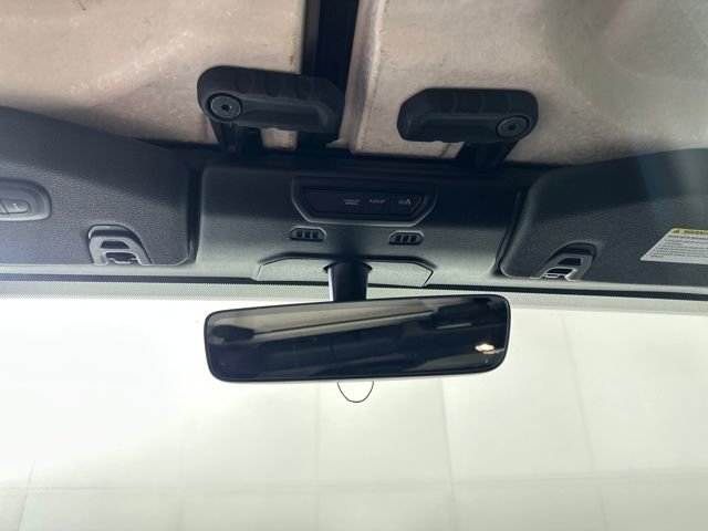 Used 2019 Jeep Wrangler Unlimited Sahara w/ Uconnect 4C Nav & Sound Group image 26