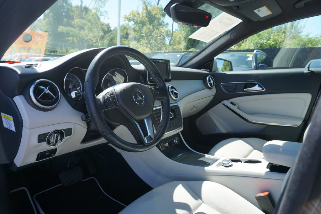 Used 2014 Mercedes-Benz CLA 250 image 6