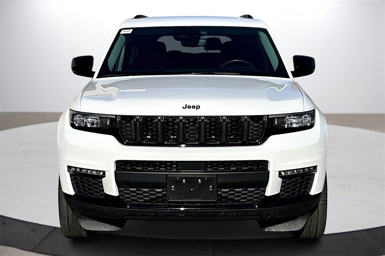 Used 2023 Jeep Grand Cherokee L Limited w/ Black Appearance Package image 3