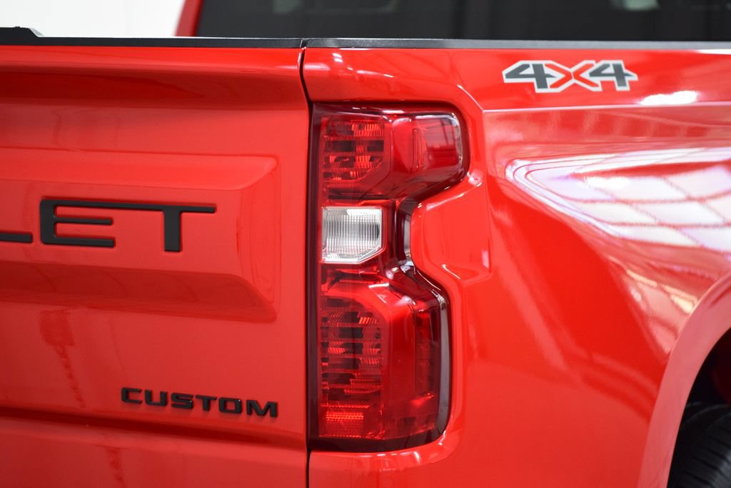 Used 2023 Chevrolet Silverado 1500 Custom AWD/4WD image 18