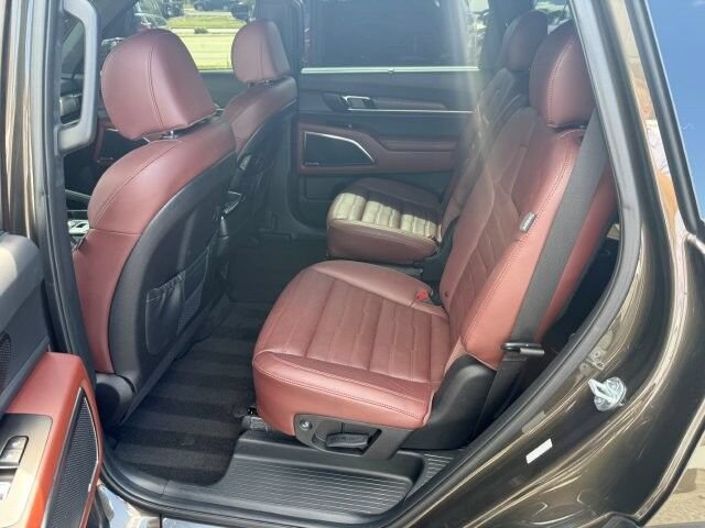 Used 2023 Kia Telluride SX Prestige AWD/4WD image 9