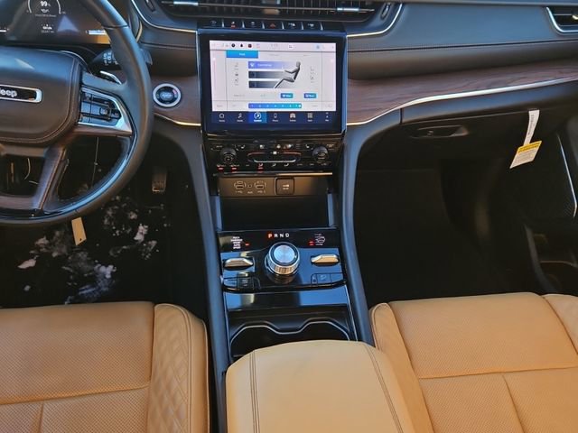 Used 2024 Jeep Grand Cherokee L Summit w/ High Altitude Package image 9