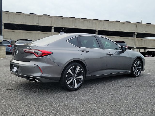 Used 2025 Acura TLX w/ Technology Package FWD image 4