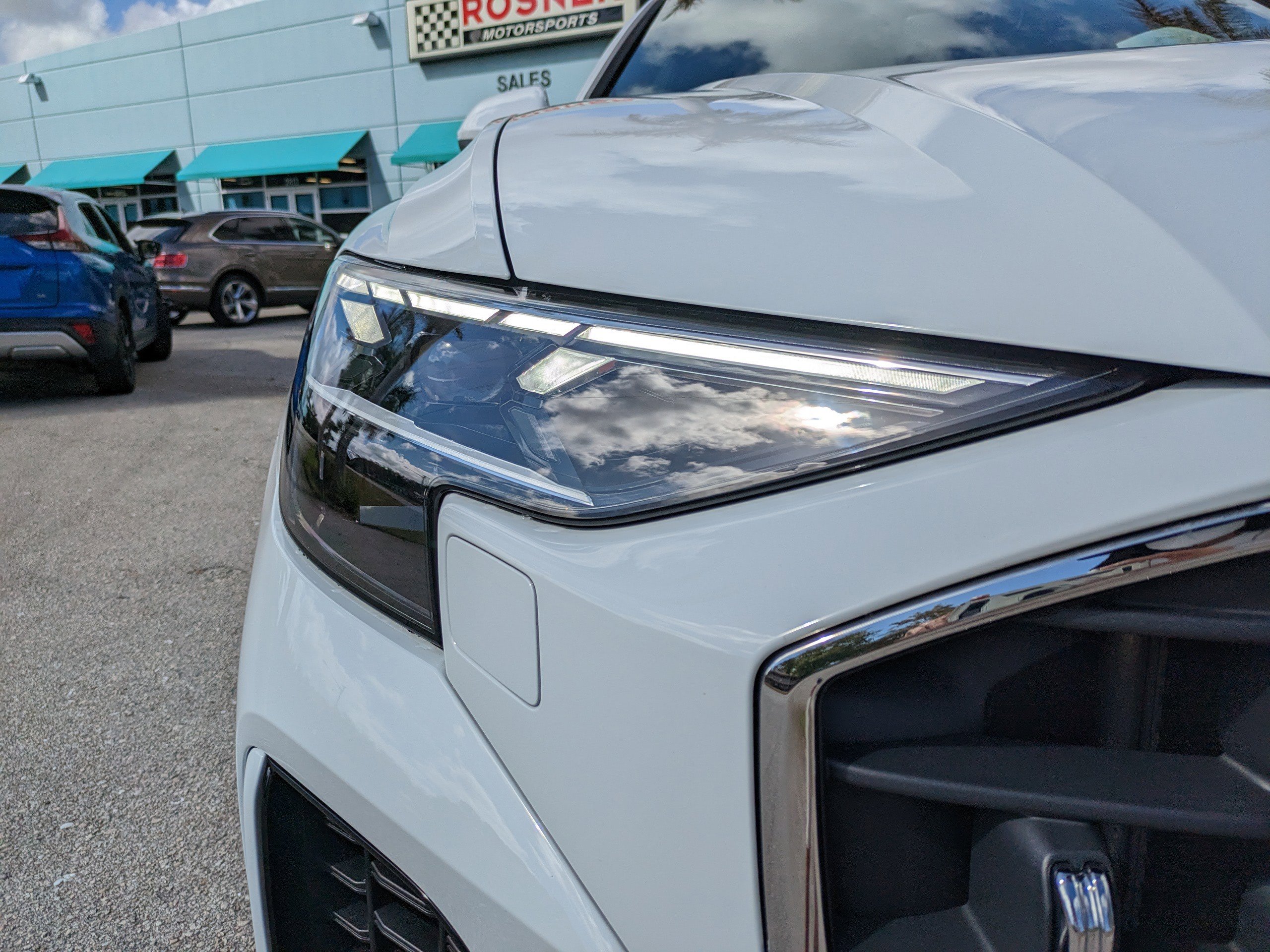 Used 2025 Audi Q8 Premium w/ Convenience Package image 9