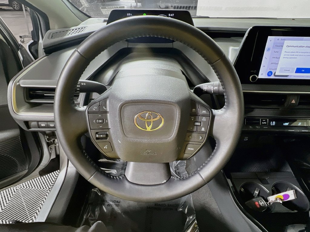 Certified 2025 Toyota Prius LE FWD image 10
