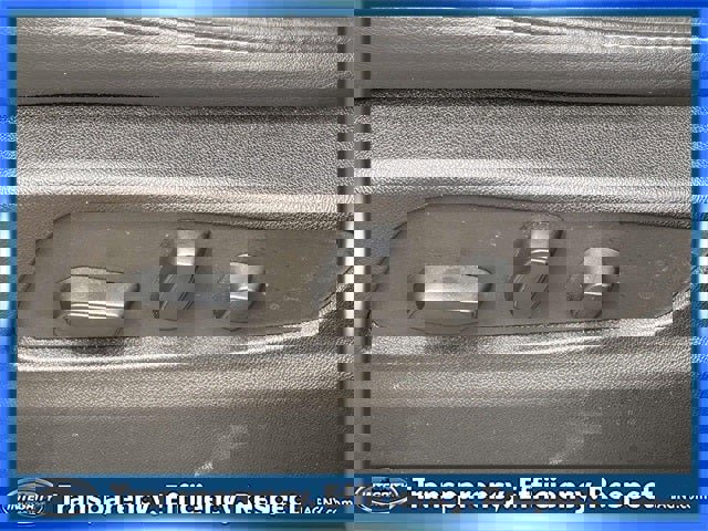 Used 2023 Cadillac XT4 Luxury w/ Cold Weather Package image 11