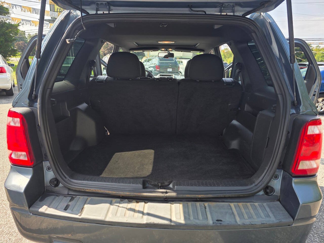 Used 2010 Ford Escape XLT AWD/4WD image 17