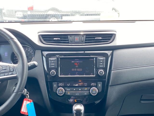 Used 2020 Nissan Rogue S image 21