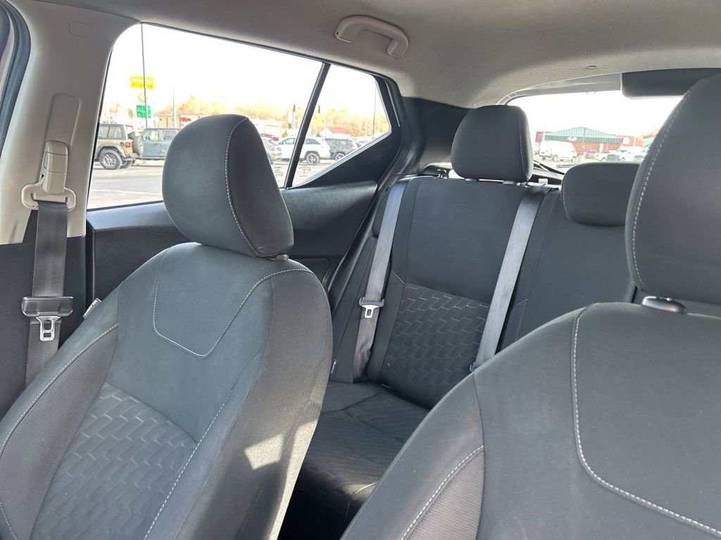 Used 2023 Nissan Kicks SV image 5