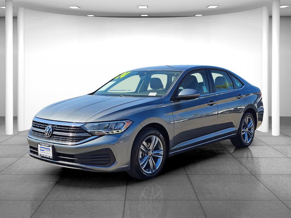 Used 2024 Volkswagen Jetta SE FWD image 3