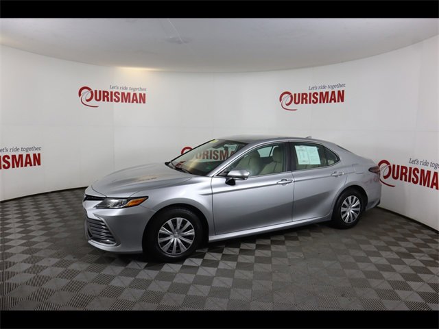 Used 2022 Toyota Camry LE image 4