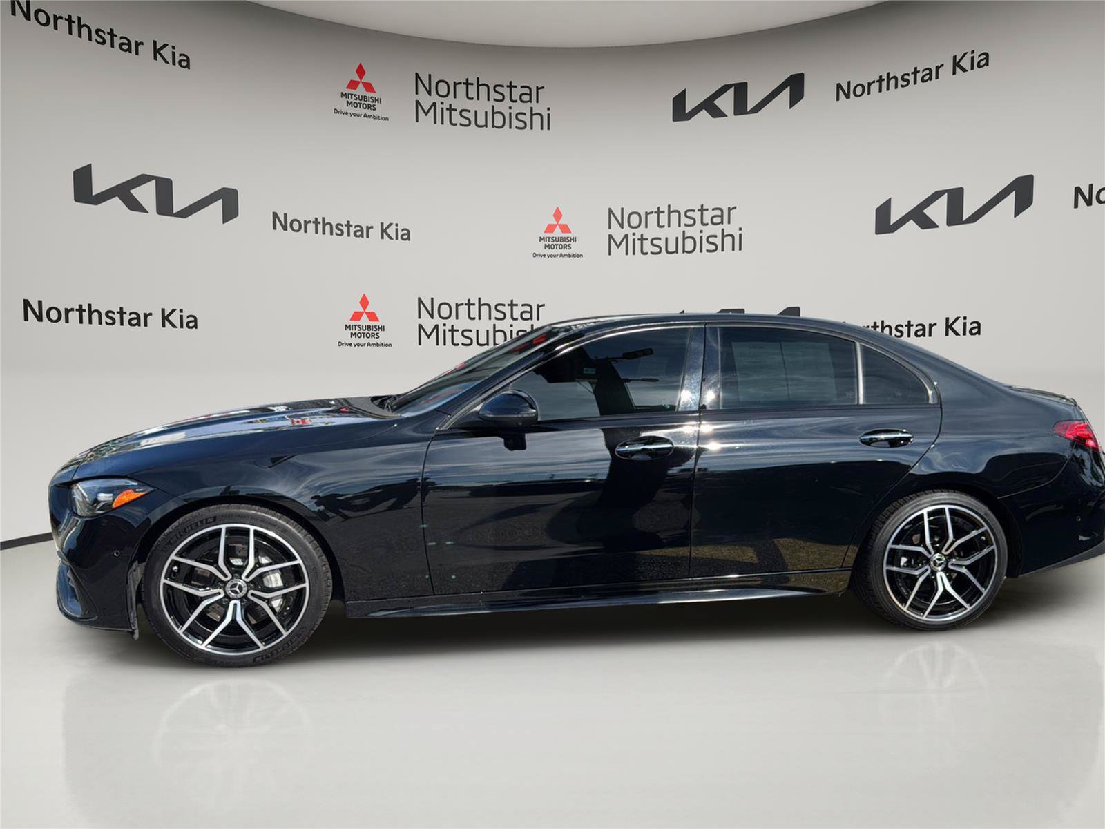 Used 2023 Mercedes-Benz C 300 Sedan image 3