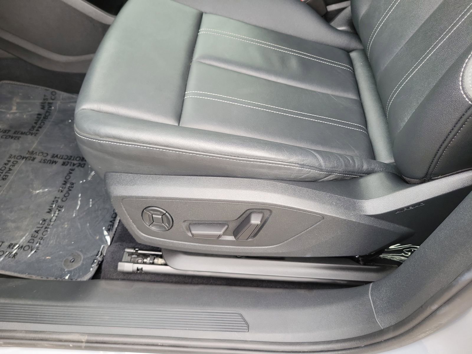 Used 2023 Audi Q4 e-tron Premium Plus w/ Premium Plus image 19