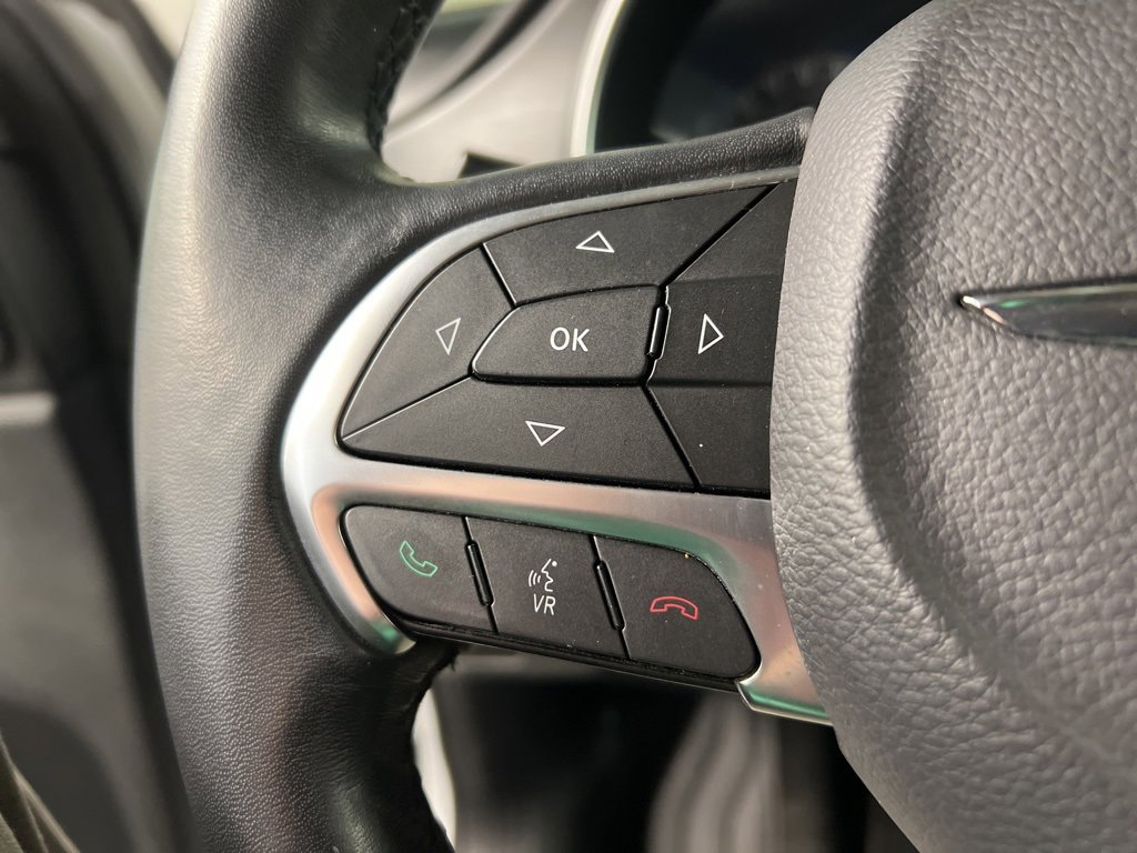 Used 2017 Chrysler 200 Limited Platinum image 16