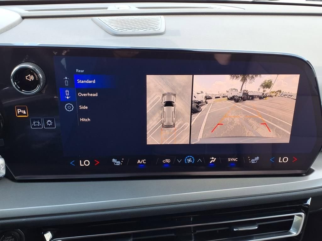 New 2026 Chevrolet Traverse LT w/ Enhanced Driving Package image 12