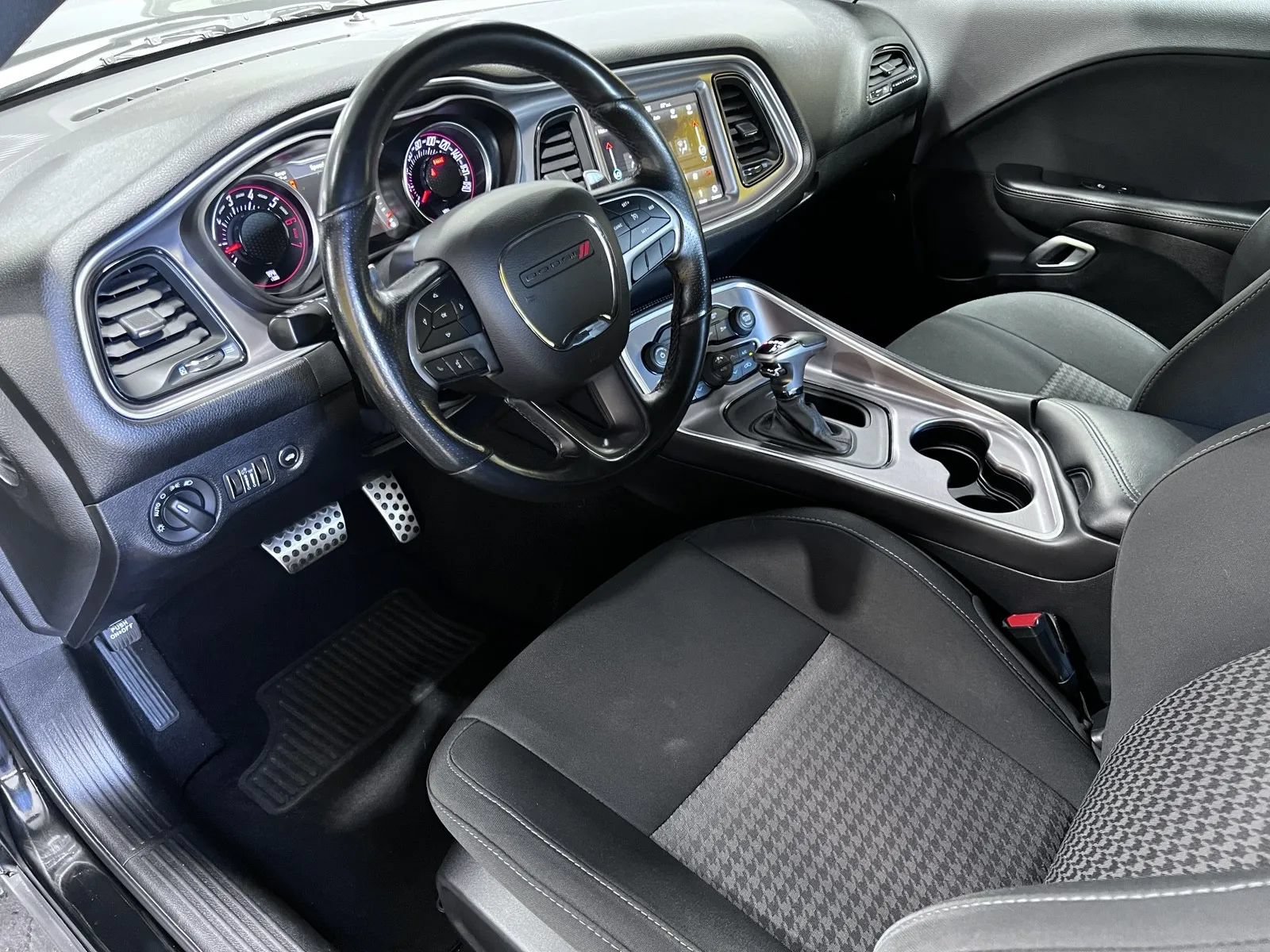 Used 2019 Dodge Challenger R/T Scat Pack w/ Widebody Package RWD image 12
