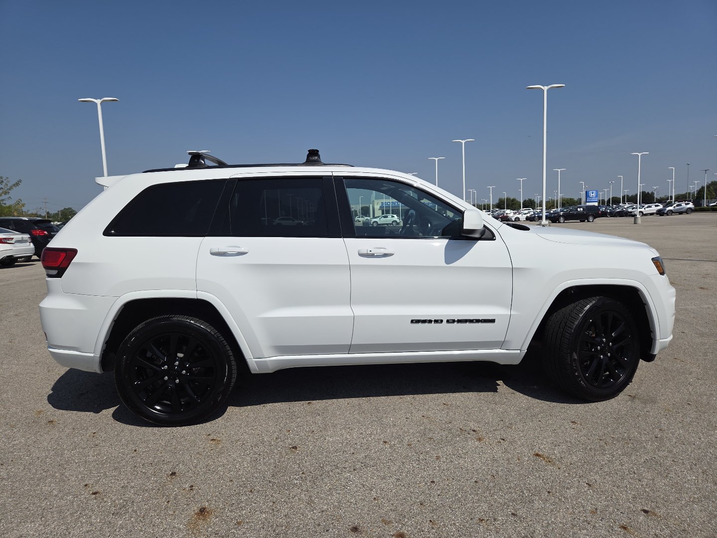 Used 2019 Jeep Grand Cherokee Altitude AWD/4WD image 19