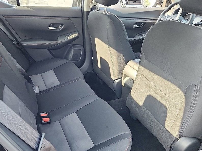 New 2025 Nissan Sentra SR w/ Midnight Edition FWD image 15