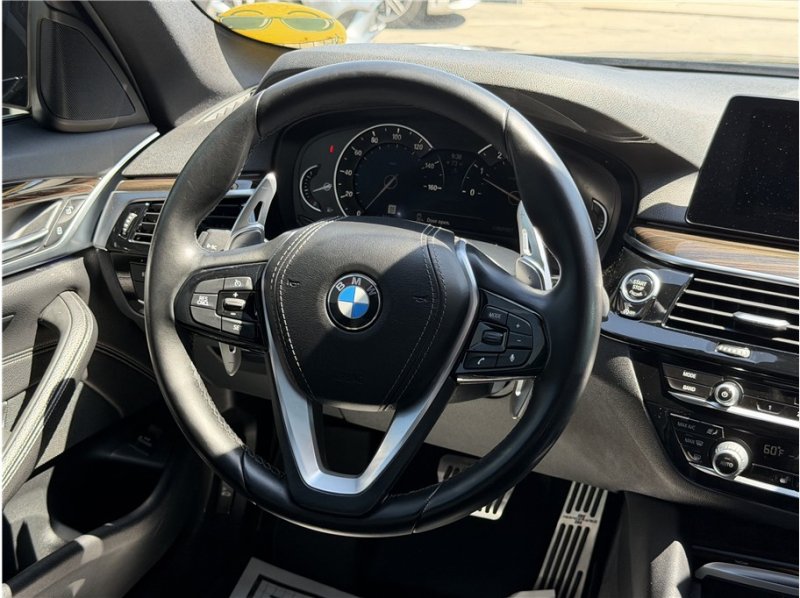 Used 2018 BMW 540i w/ Premium Package RWD image 37