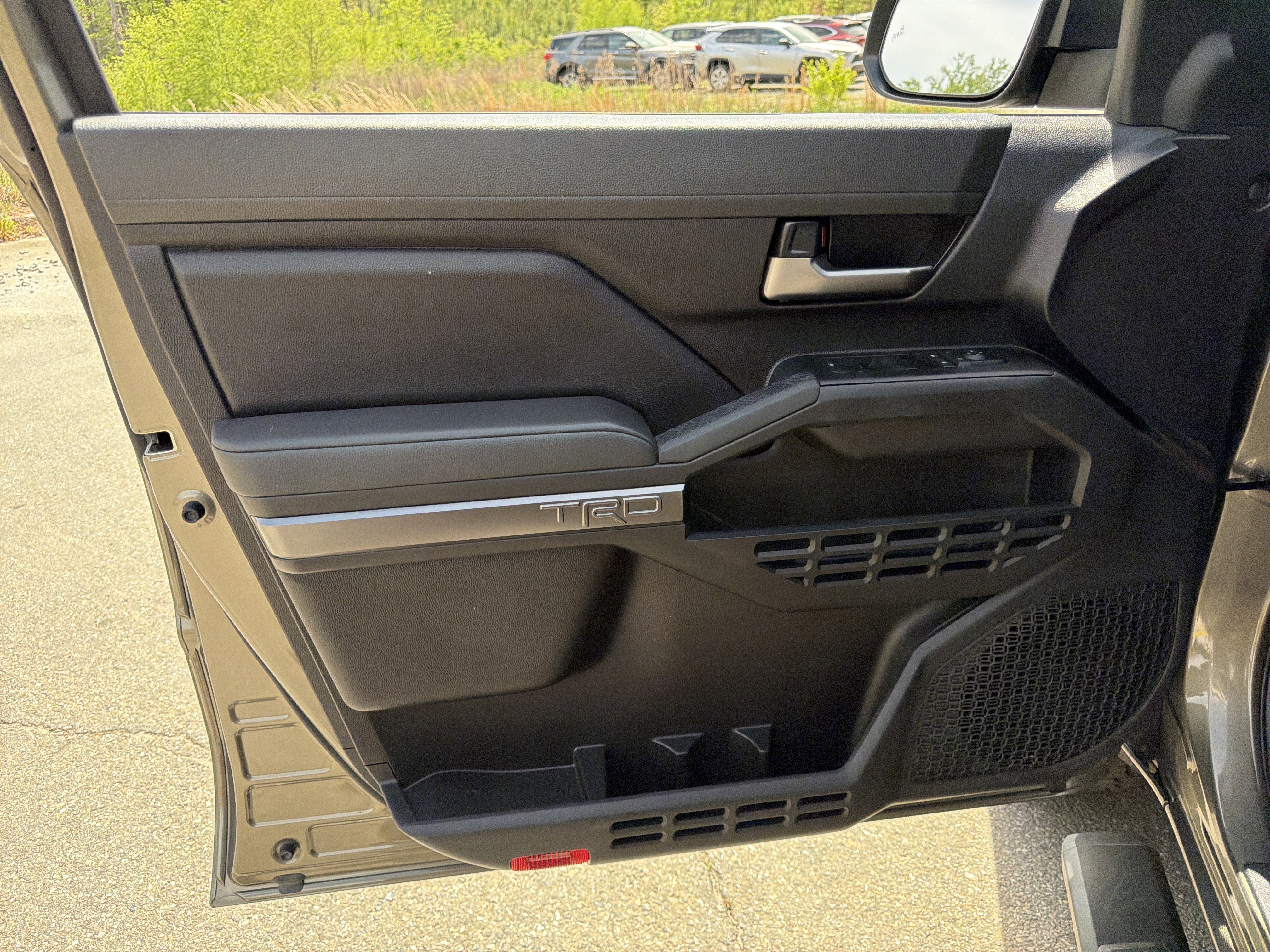 Used 2025 Toyota Tacoma TRD Sport AWD/4WD image 10