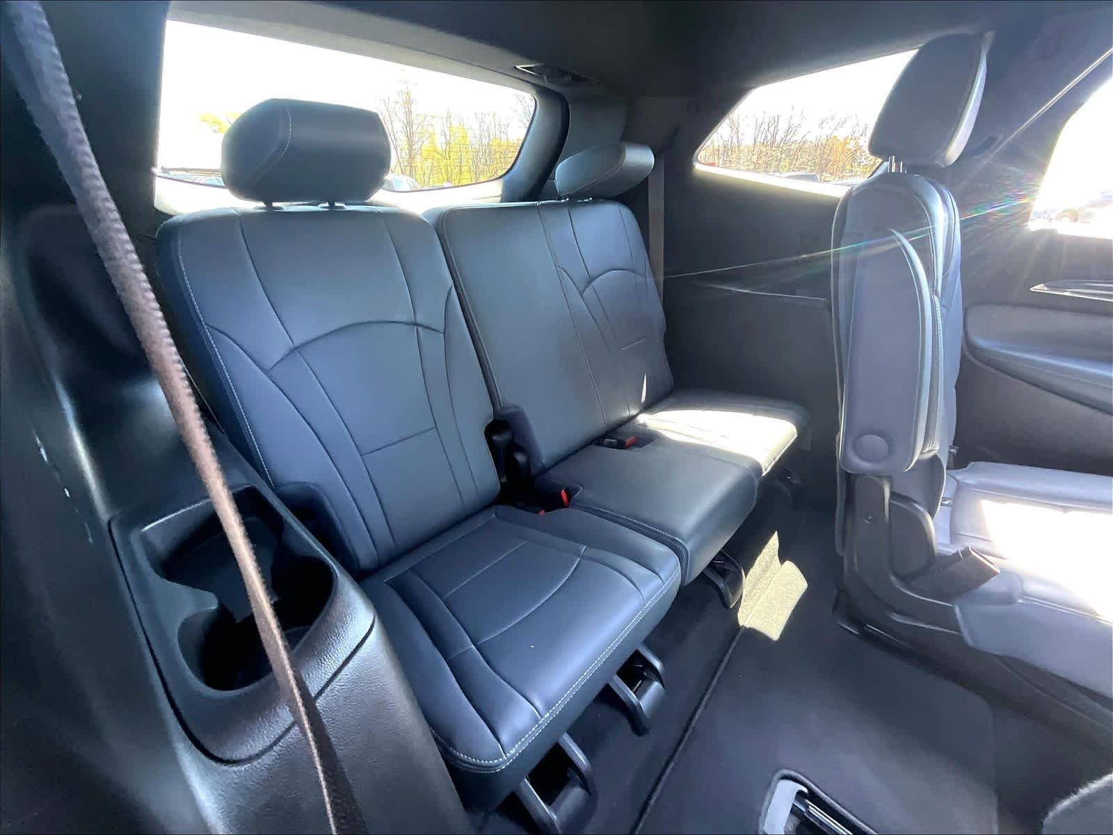 Used 2023 Buick Enclave Essence AWD/4WD image 16