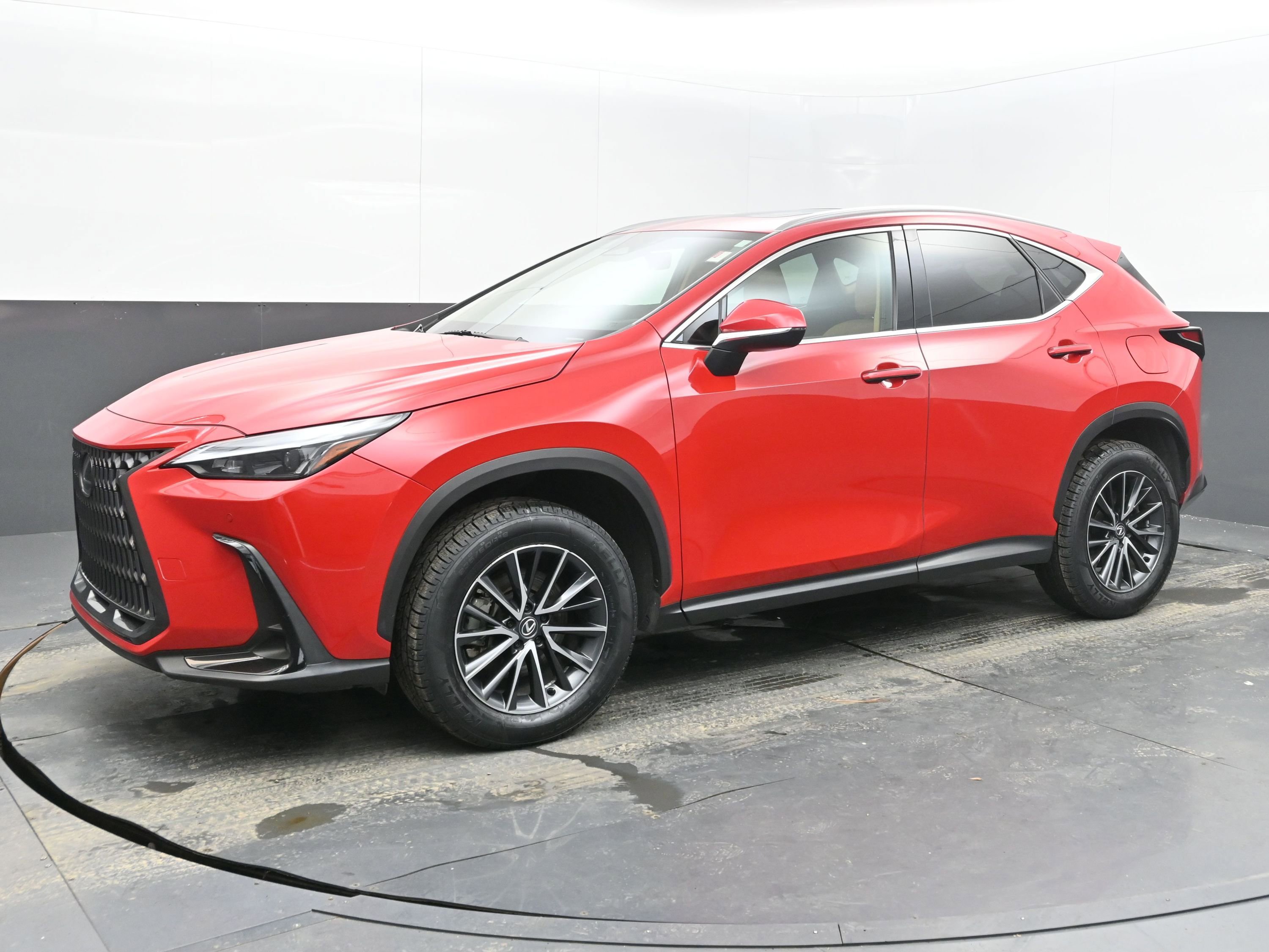 Used 2025 Lexus NX 250 FWD w/ Premium Package image 5