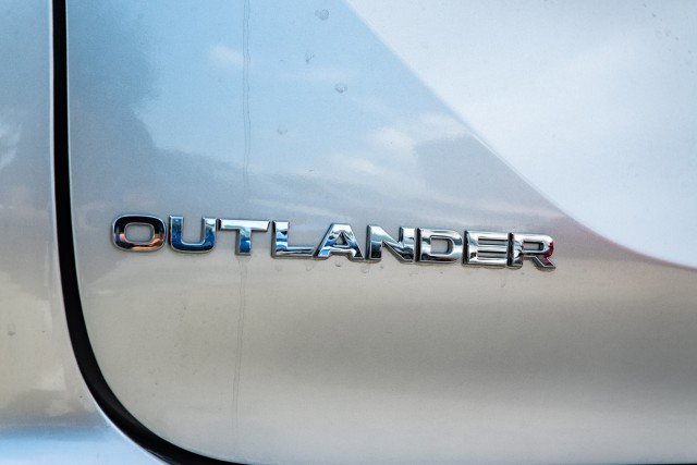 New 2025 Mitsubishi Outlander SEL Black Edition image 4