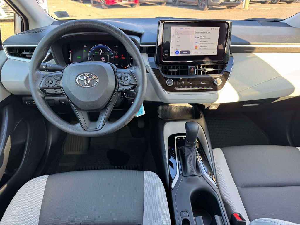 Used 2026 Toyota Corolla LE AWD/4WD image 17