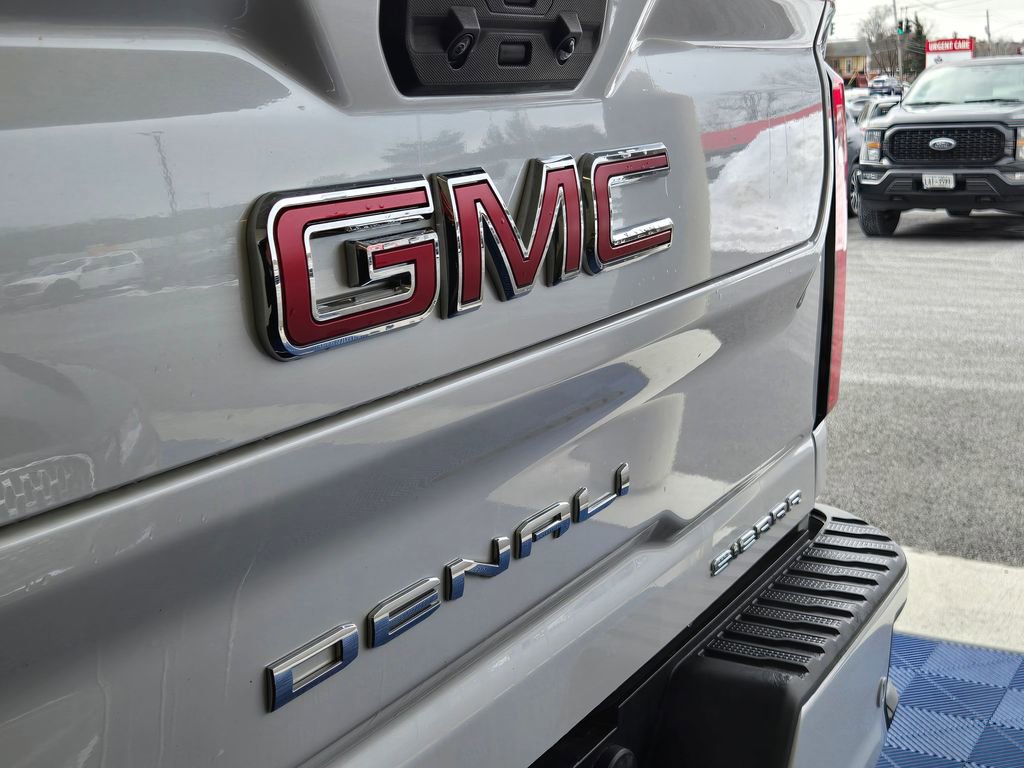 Used 2024 GMC Sierra 3500 Denali w/ Denali Reserve Package image 30