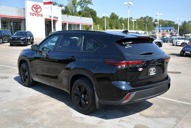 Used 2025 Toyota Highlander XLE image 3