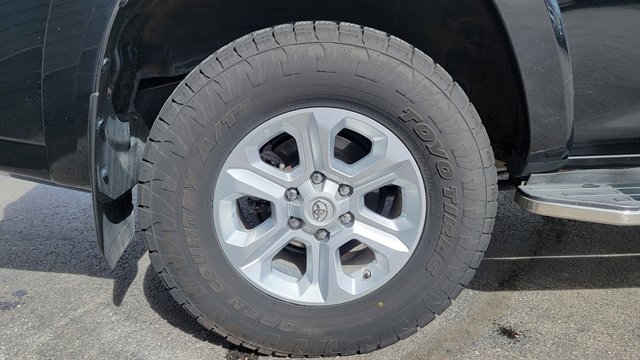 Used 2018 Toyota 4Runner SR5 image 17
