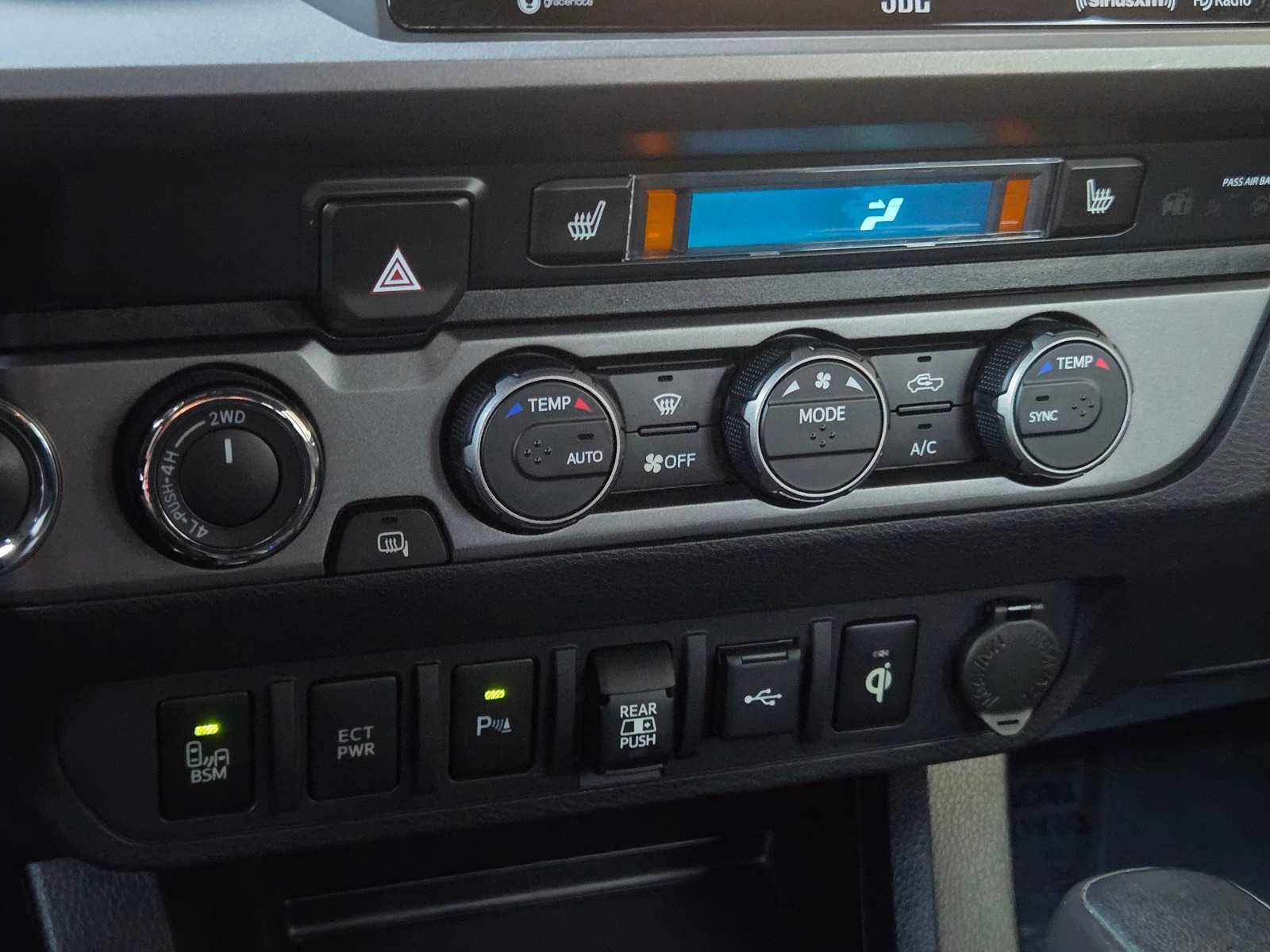 Certified 2020 Toyota Tacoma TRD Off-Road w/ TRD Premium Off Road Package AWD/4WD image 19
