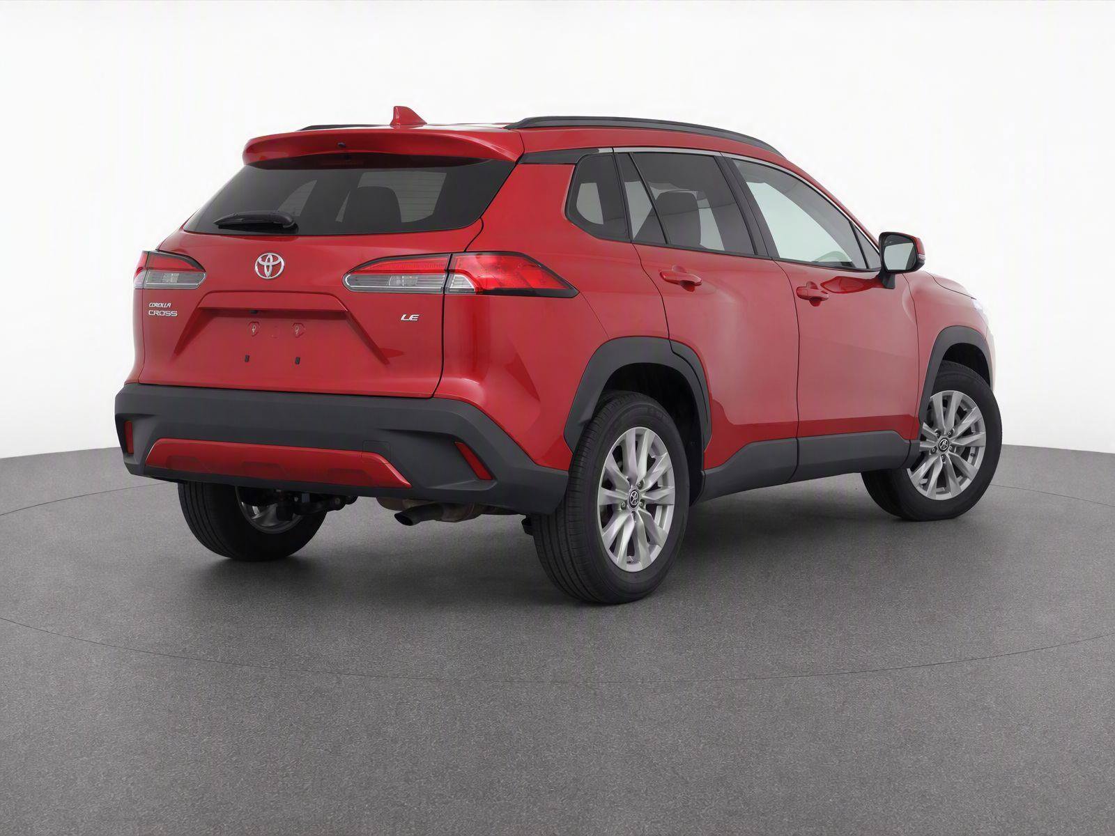 Used 2022 Toyota Corolla Cross LE FWD image 4