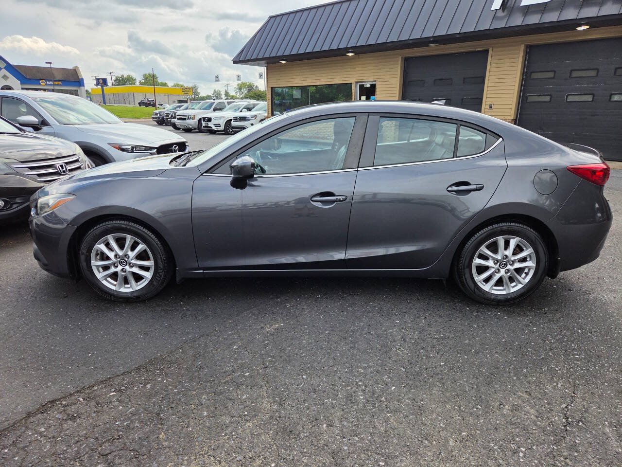 Used 2015 MAZDA MAZDA3 i Grand Touring FWD image 8