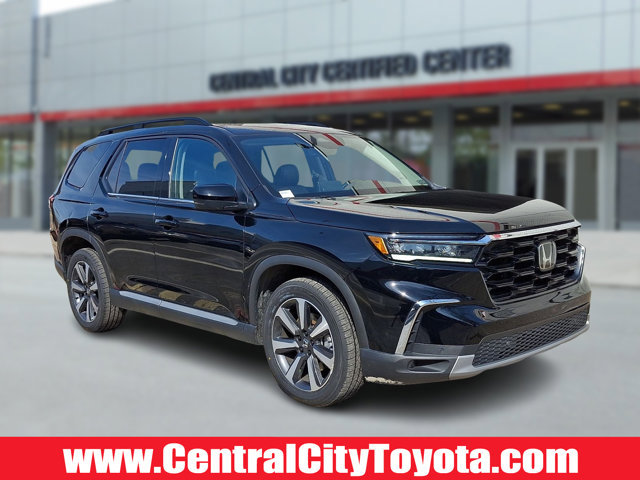 Used 2023 Honda Pilot Touring image 1