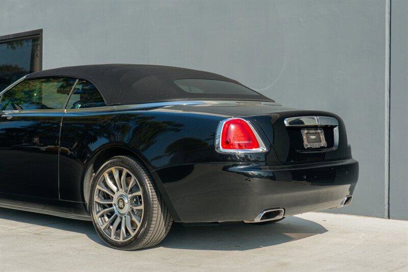 Used 2018 Rolls-Royce Dawn image 23
