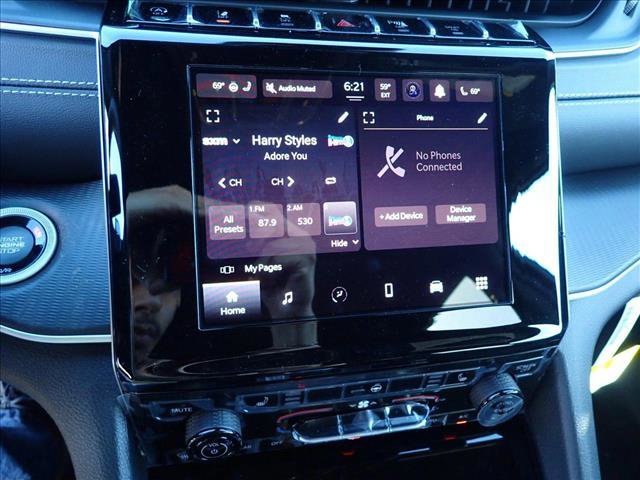 New 2025 Jeep Grand Cherokee Altitude image 16