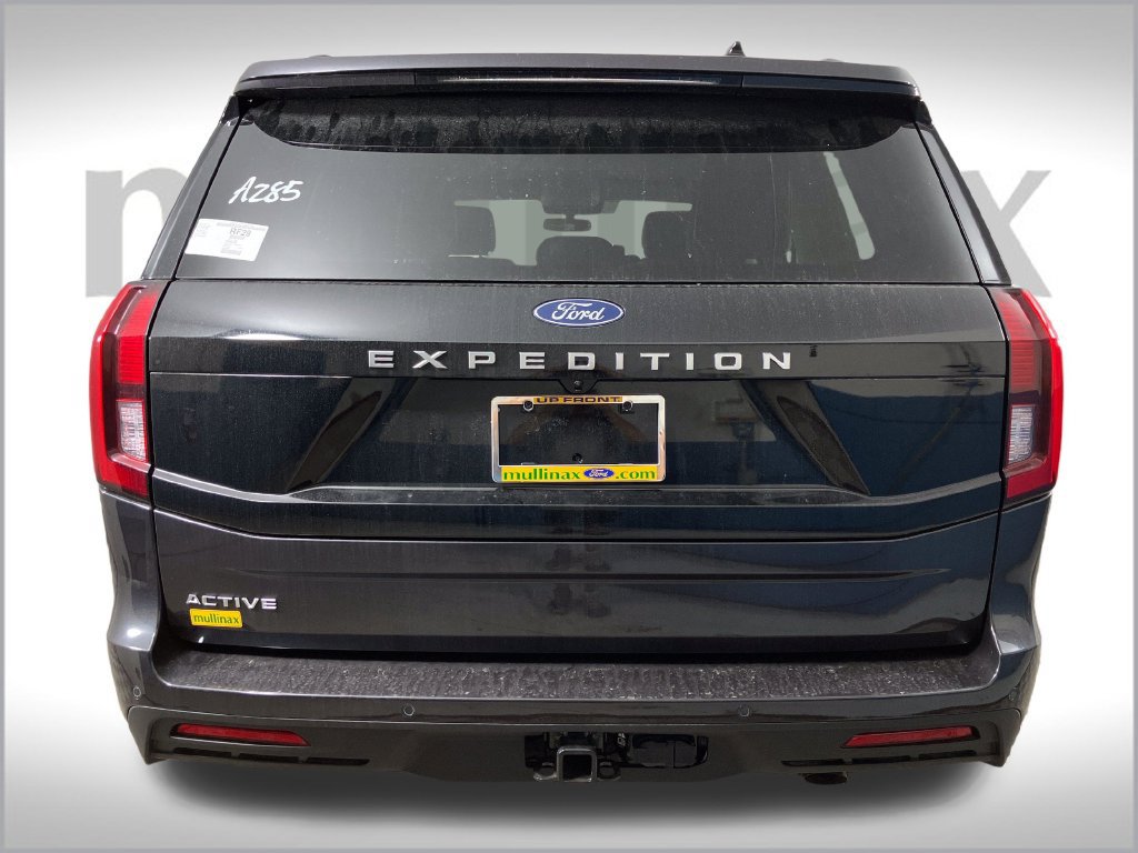 New 2026 Ford Expedition Active RWD image 7