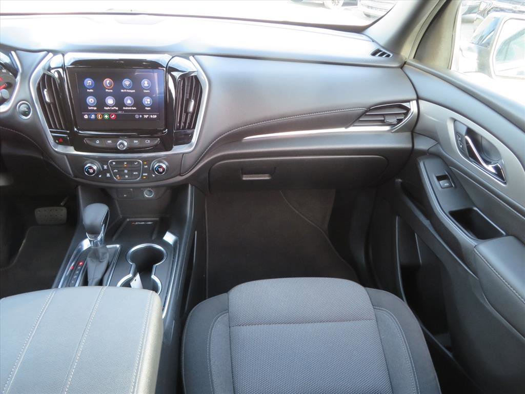 Used 2023 Chevrolet Traverse LT w/ Rear Camera Mirror Package image 13