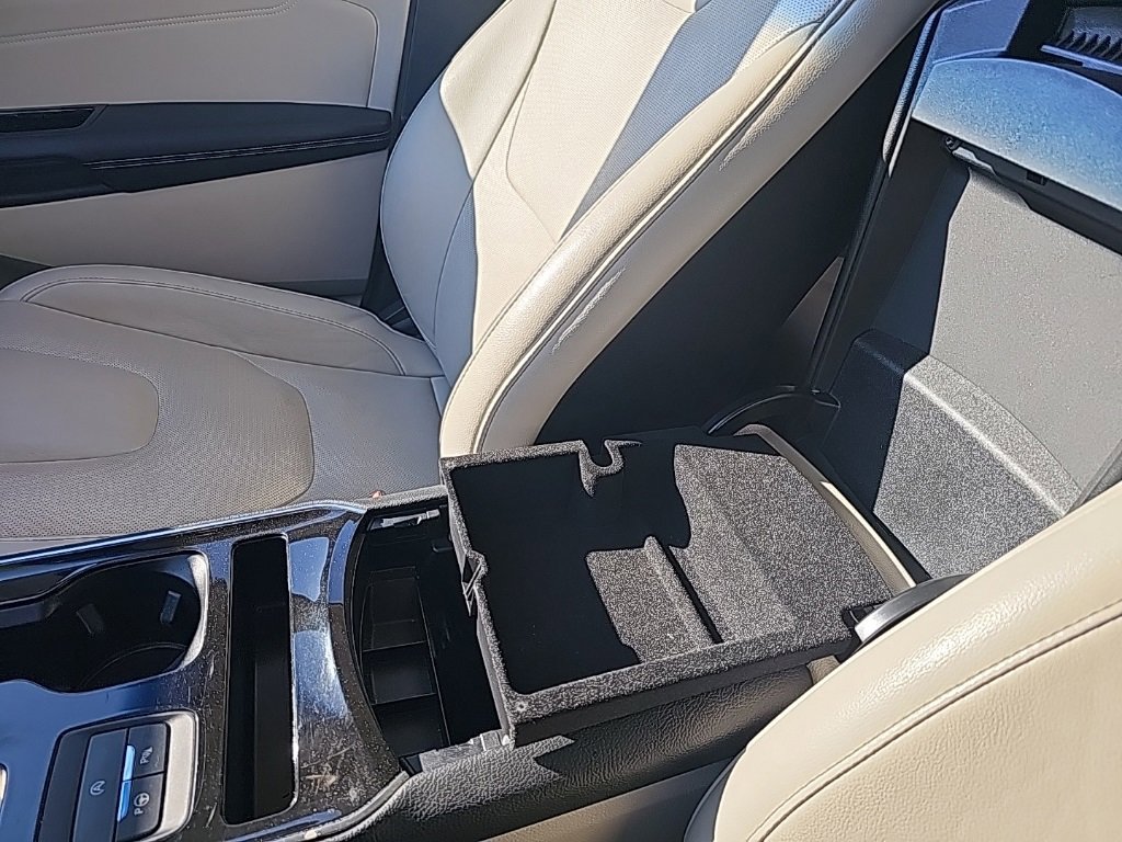 Used 2019 Ford Edge Titanium w/ Equipment Group 301A image 22