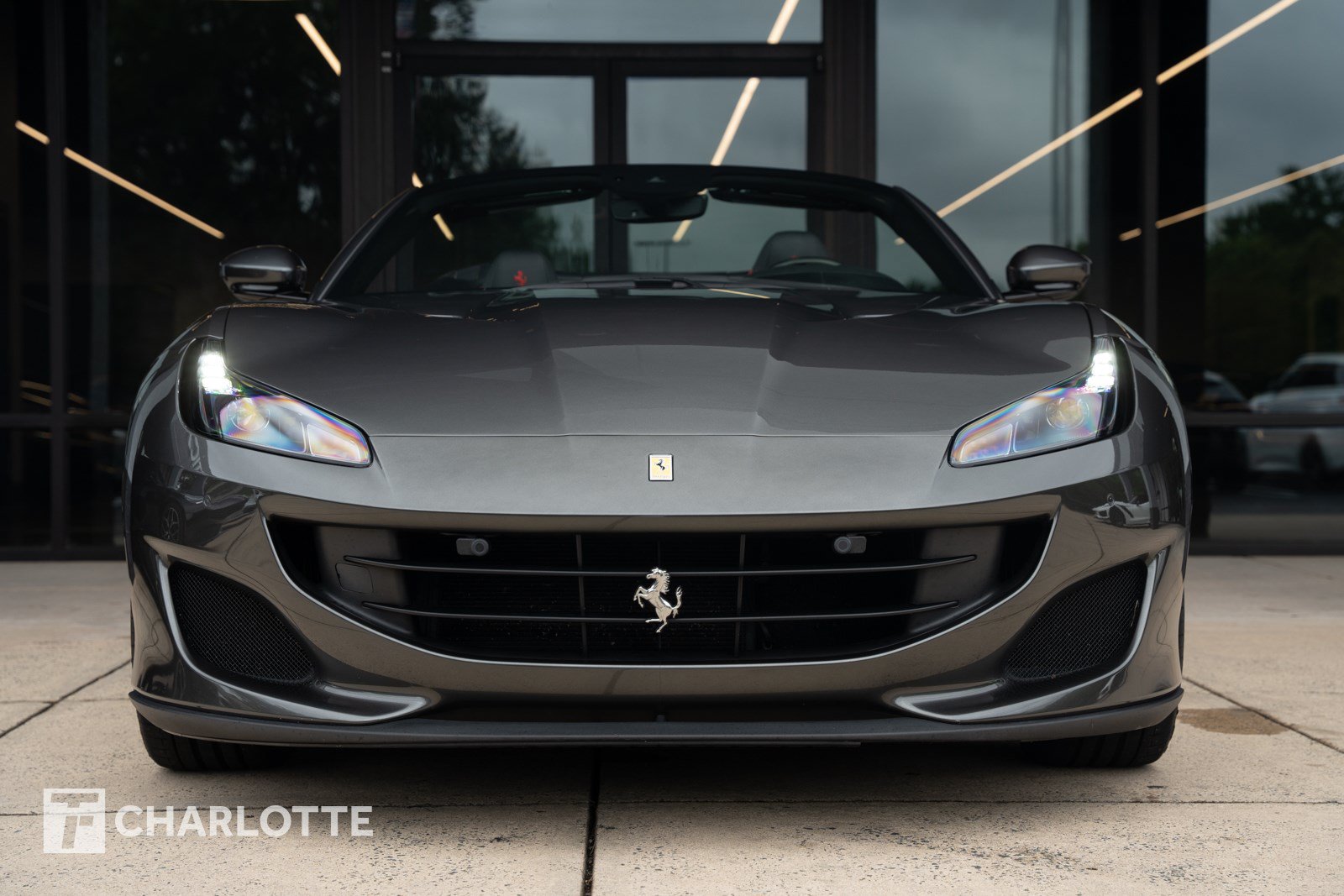 Used 2020 Ferrari Portofino RWD image 5