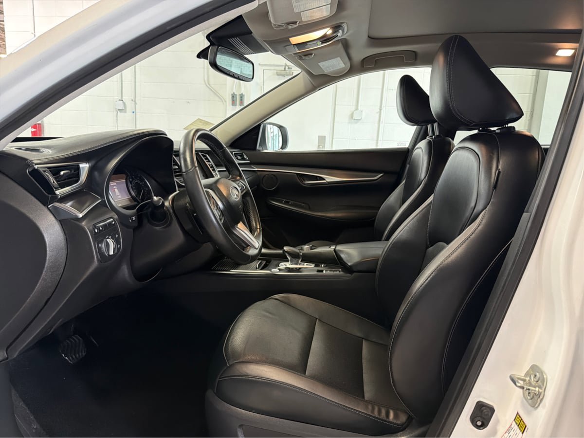 Used 2022 INFINITI QX50 Luxe AWD/4WD image 9