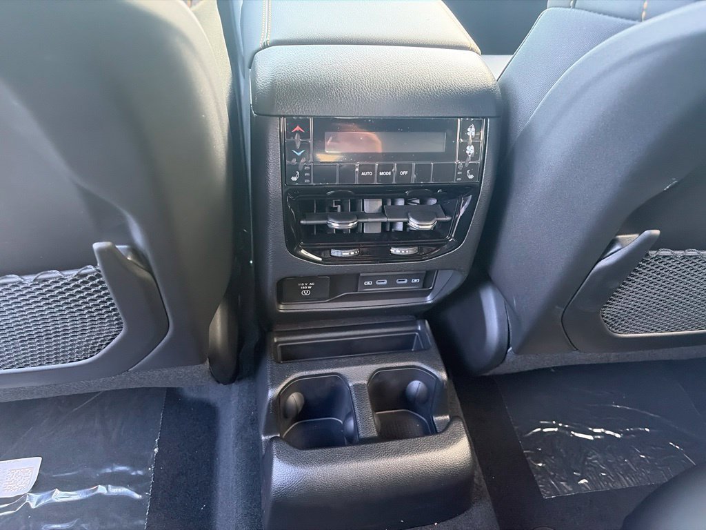 New 2026 Jeep Grand Cherokee L Limited AWD/4WD image 18