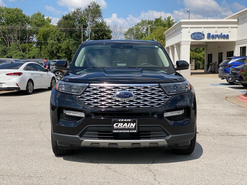 Used 2023 Ford Explorer Platinum w/ Technology Package AWD/4WD image 2