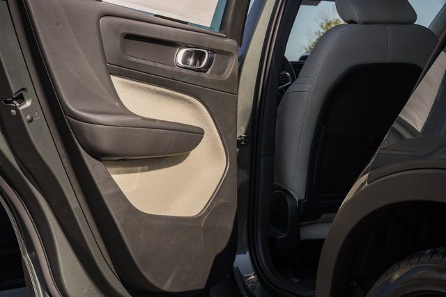 New 2026 Volvo XC40 B5 Ultra w/ Protection Package Premier image 37